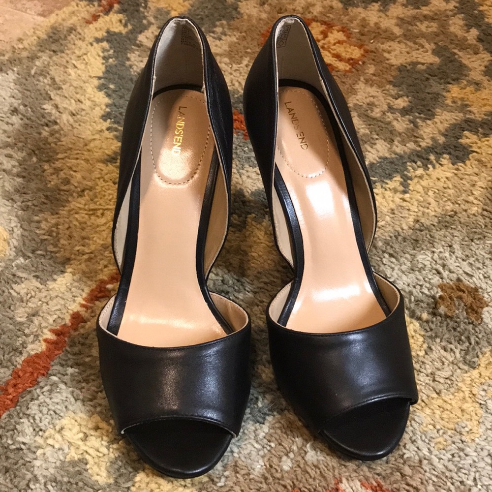 Black leather sandals